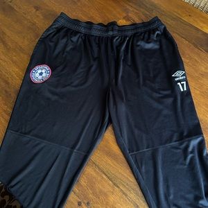 Umbro Men’s Black Sports Pants Size Large Like New